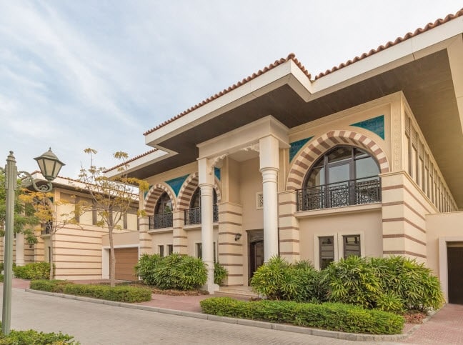 Zabeel Saray in Palm Jumeirah by Meraas. Premium apartments for sale in Dubai