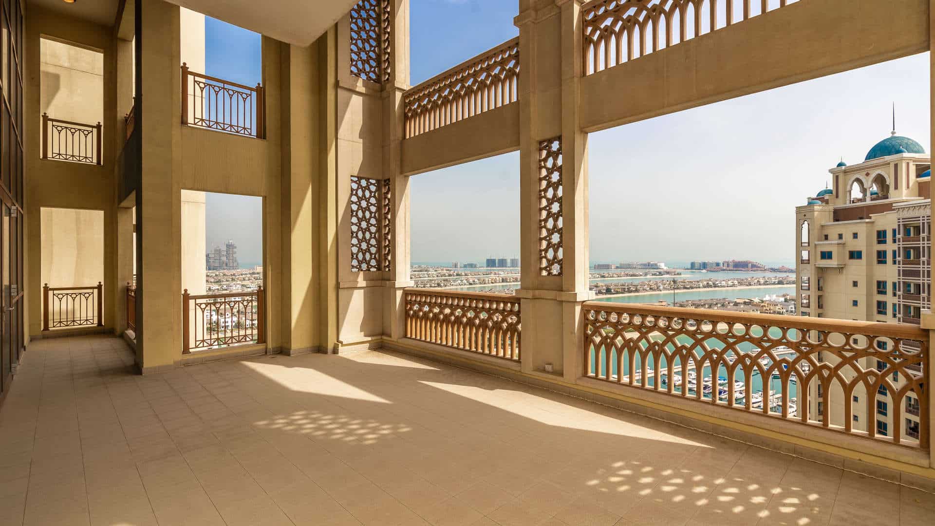 Marina Residences in Palm Jumeirah. Premium apartments for Sale in Dubai