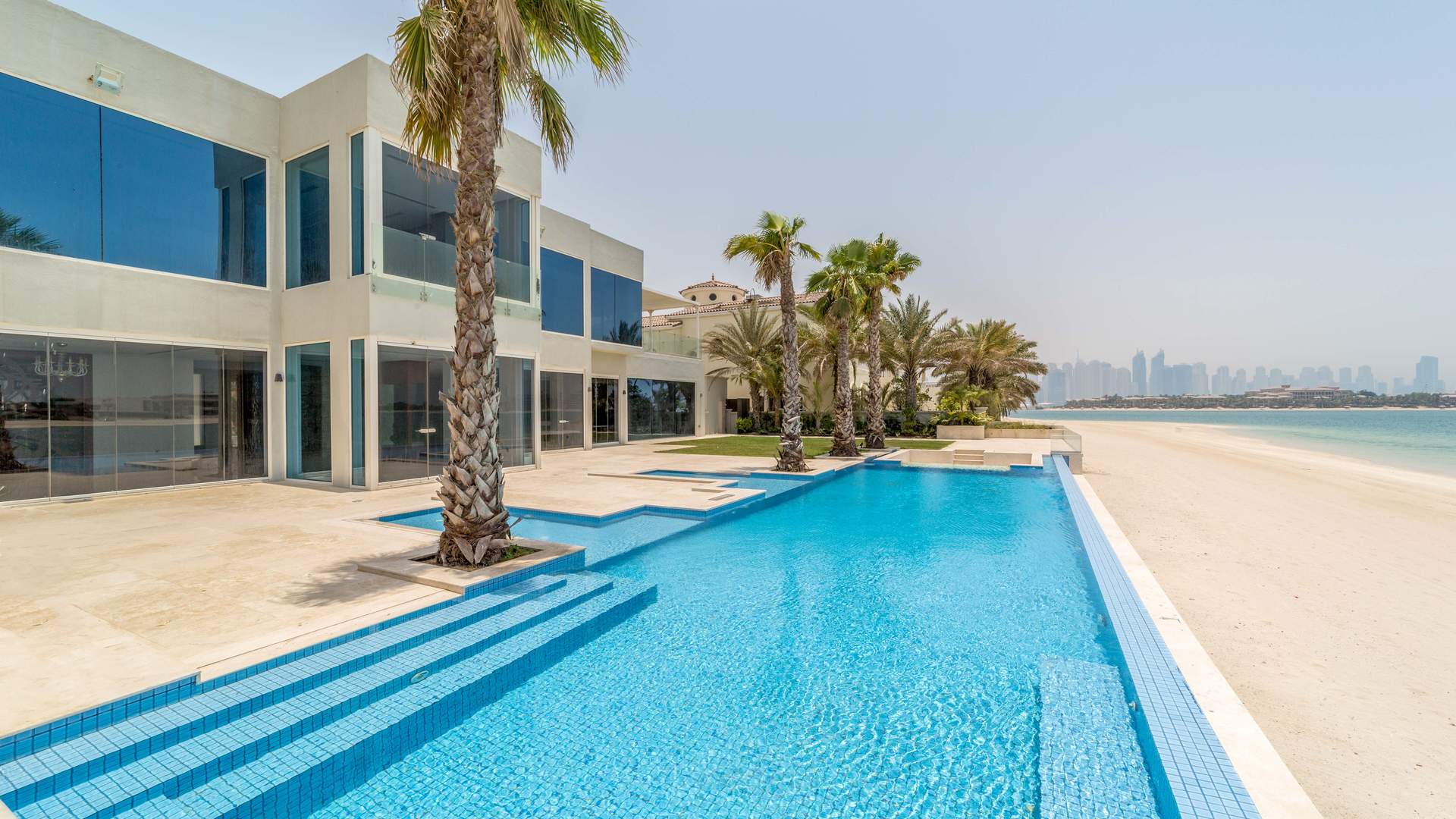 Signature Villas by Nakheel in Palm Jumeirah, Dubai.