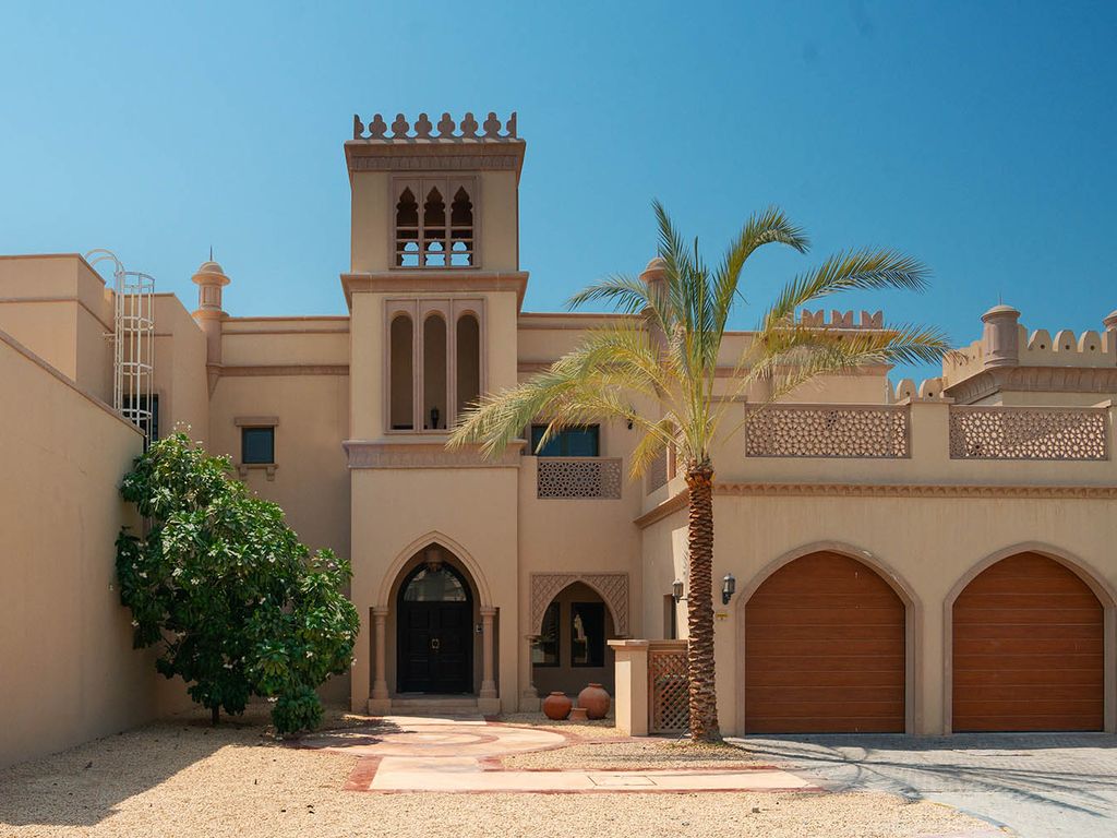 Palm Frond Villas by Nakheel in Palm Jumeirah. Premium villas for Sale in Dubai