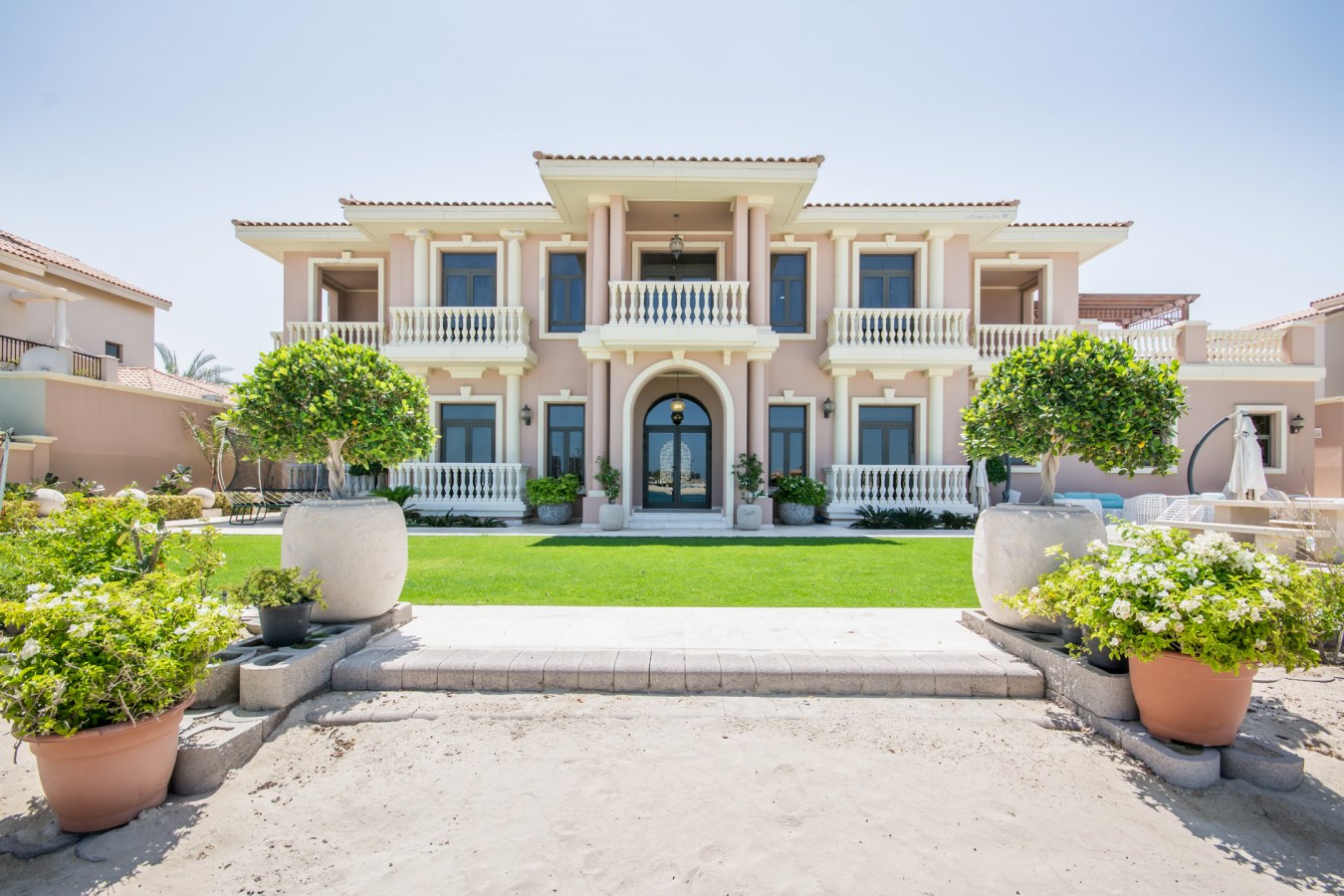 Palm Frond Villas by Nakheel in Palm Jumeirah. Premium villas for Sale in Dubai